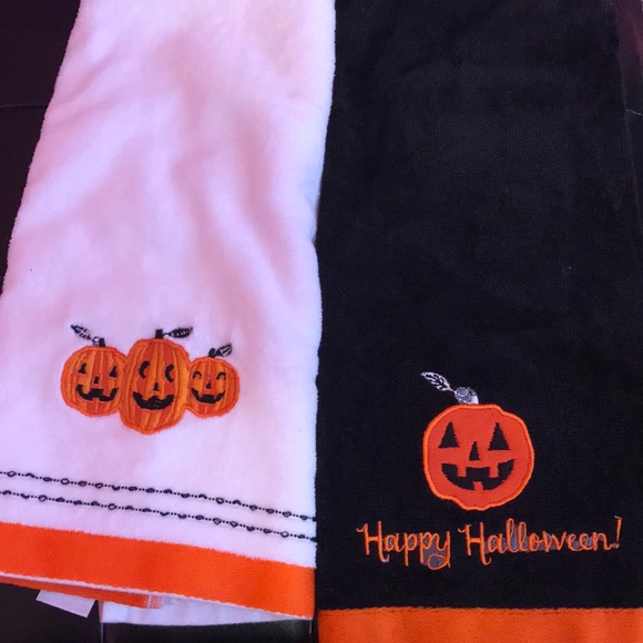 Other - Set of 2 Halloween kitchen towels